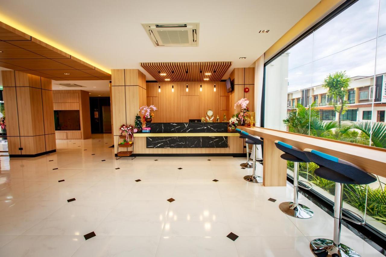 Siri Hotel Lumphun Ban Pa Daet Eksteriør billede