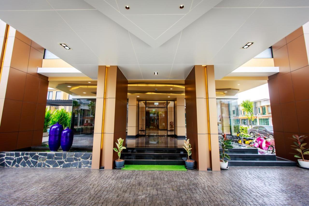 Siri Hotel Lumphun Ban Pa Daet Eksteriør billede