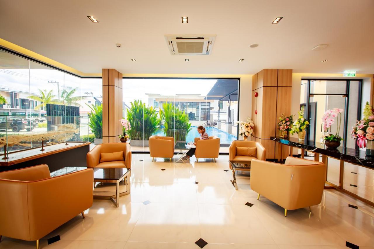 Siri Hotel Lumphun Ban Pa Daet Eksteriør billede