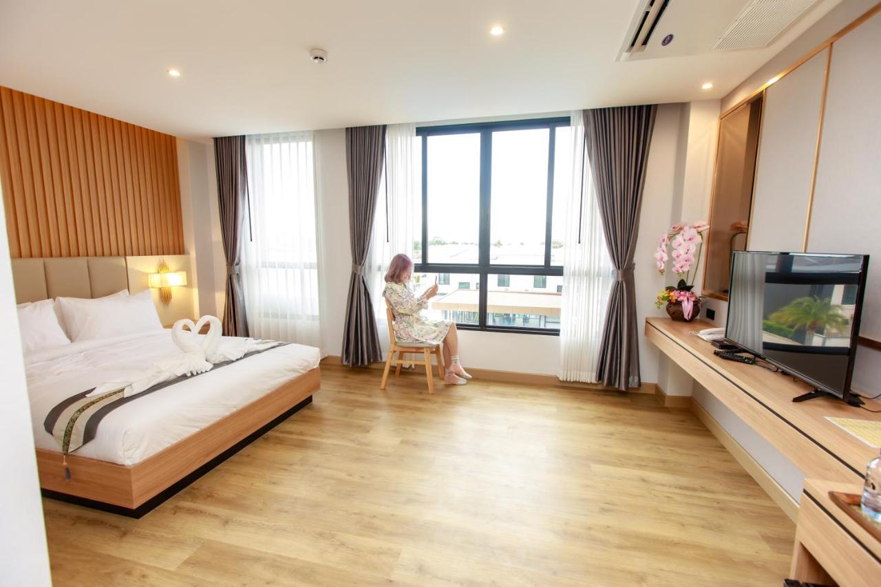 Siri Hotel Lumphun Ban Pa Daet Eksteriør billede