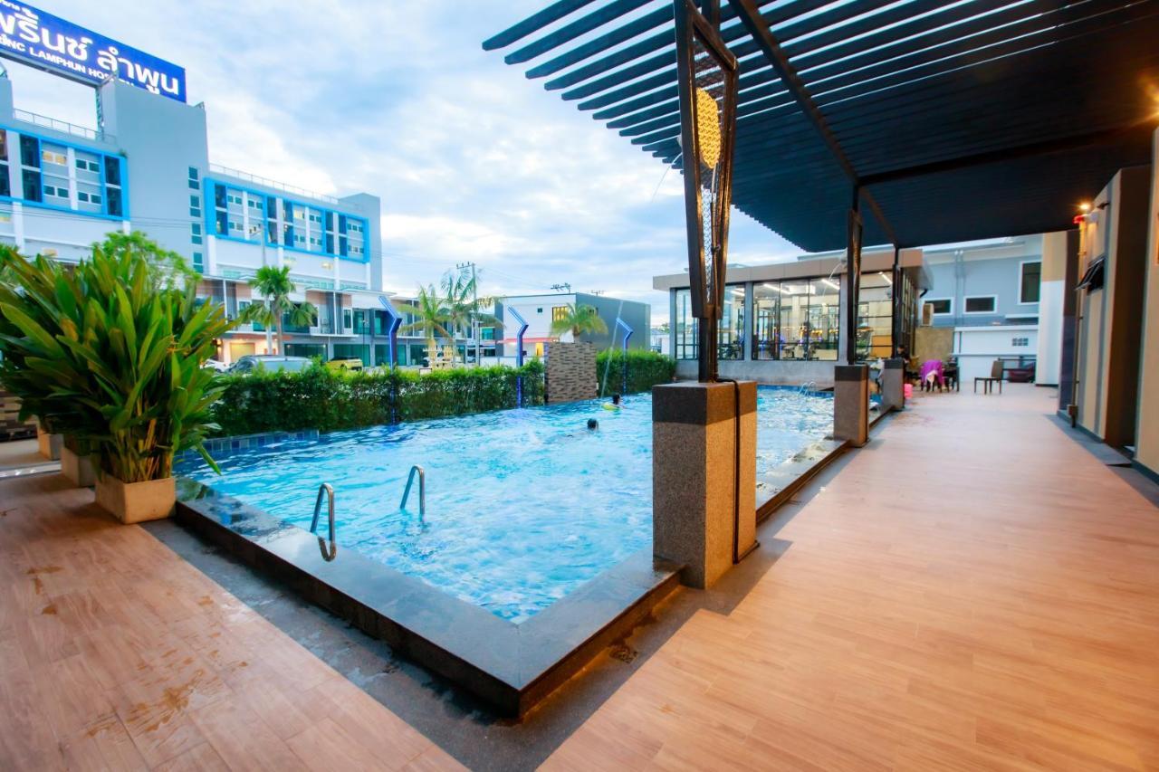 Siri Hotel Lumphun Ban Pa Daet Eksteriør billede